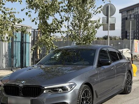 BMW 5 серии, 2017 — фото 1