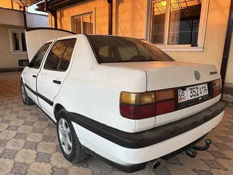 Volkswagen Vento, 1992 — сүрөт 2
