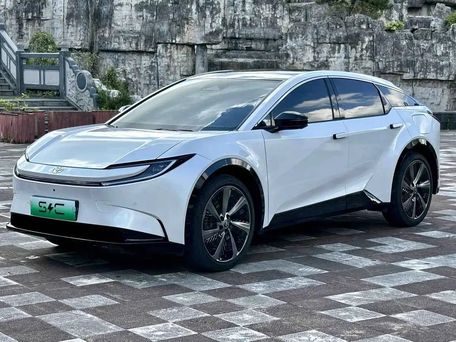 Toyota bZ5, 2025 — 照片 4