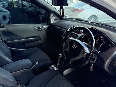 Honda Fit, 2003 — photo 11