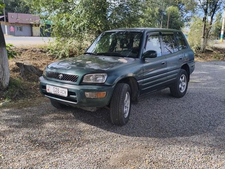 Toyota RAV4, 2000