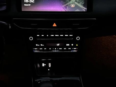 Kia K7, 2020 — photo 8
