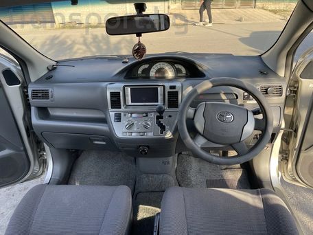 Toyota Raum, 2004 — photo 6
