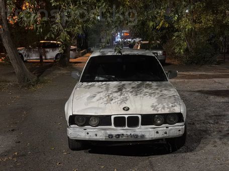 BMW 5 Series, 1990 — 照片 2