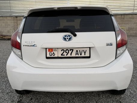 Toyota Prius c, 2016 — photo 4