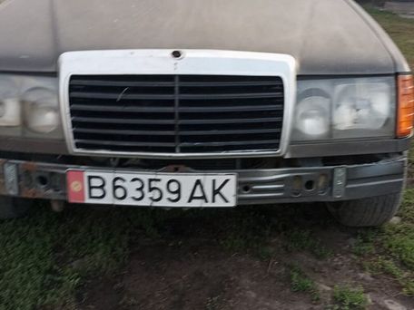 Mercedes-Benz W124, 1989