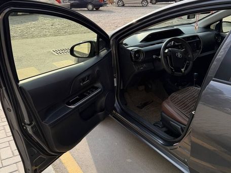 Toyota Prius c, 2019 — photo 6