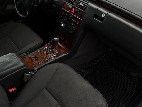 Mercedes-Benz E-Class, 2000 — photo 9
