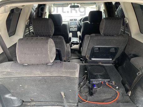 Toyota Ipsum, 2004 — photo 6