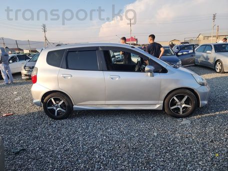 Honda Fit, 2004 — photo 2