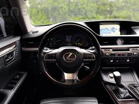 Lexus ES, 2017 — photo 9