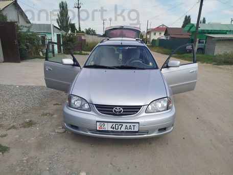 Toyota Avensis, 2003