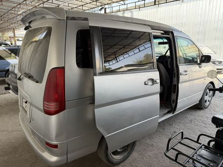 Nissan Serena, 2001 — фото 4