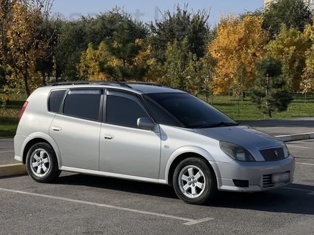 Toyota Opa, 2001 — сүрөт 1
