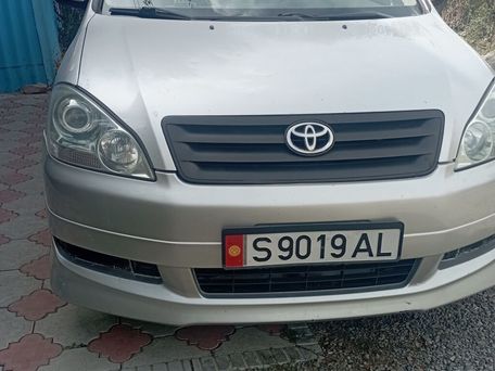 Toyota Avensis Verso, 2003 — 照片 3