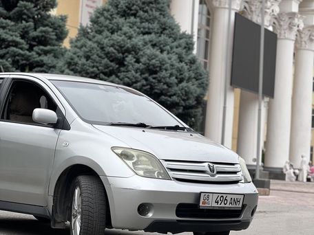 Toyota Ist, 2003