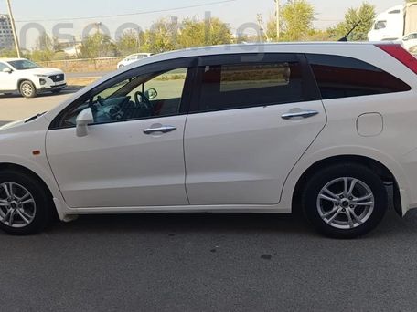 Honda Stream, 2007 — photo 1