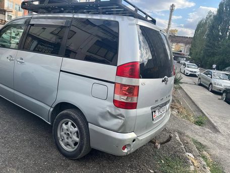 Toyota Noah, 2003 — photo 5