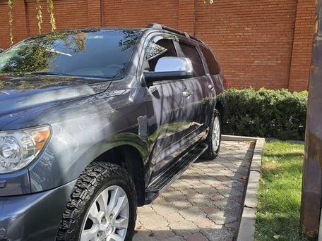 Toyota Sequoia, 2008 — photo 2