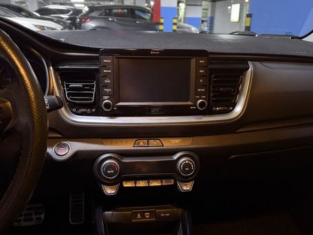 Kia Stonic, 2018 — 照片 9