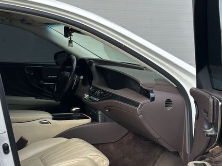 Lexus LS, 2018 — 照片 8