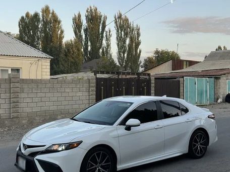 Toyota Camry, 2021 — сүрөт 2
