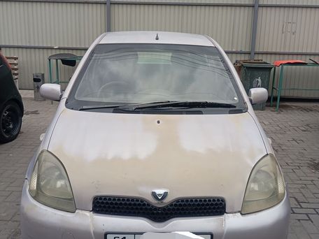 Toyota Vitz, 1999 — 照片 1