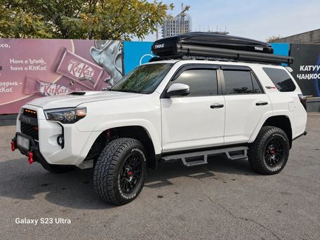 Toyota 4Runner, 2019 — photo 2