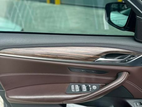 BMW 5 серии, 2019 — 照片 6