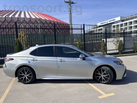 Toyota Camry, 2021 — 照片 2