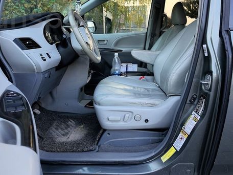 Toyota Sienna, 2010 — photo 17