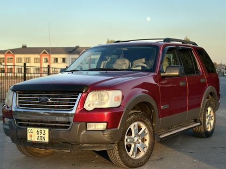 Ford Explorer, 2005 — photo 1