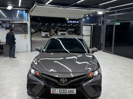 Toyota Camry, 2018 — 照片 1