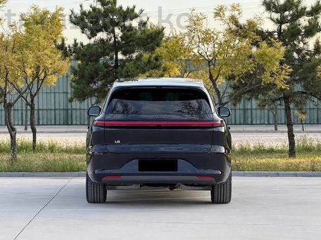 Li Auto (Lixiang) L6, 2024 — photo 2