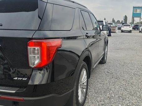 Ford Explorer, 2022 — photo 4