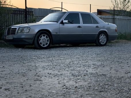 Mercedes-Benz W124, 1995