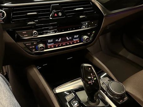 BMW 5 серии, 2018 — 照片 12