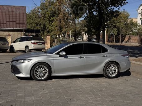 Toyota Camry, 2019 — 照片 3