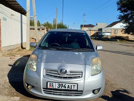 Toyota Vitz, 2005 — фото 1
