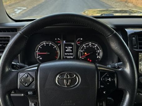 Toyota 4Runner, 2020 — фото 11