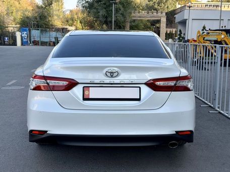 Toyota Camry, 2018 — 照片 5