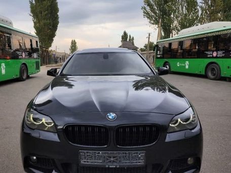 BMW 5 серии, 2012 — 照片 2