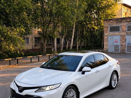 Toyota Camry, 2018 — photo 2