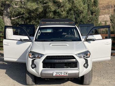 Toyota 4Runner, 2020 — фото 2