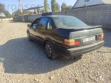 Volkswagen Passat, 1988 — сүрөт 1