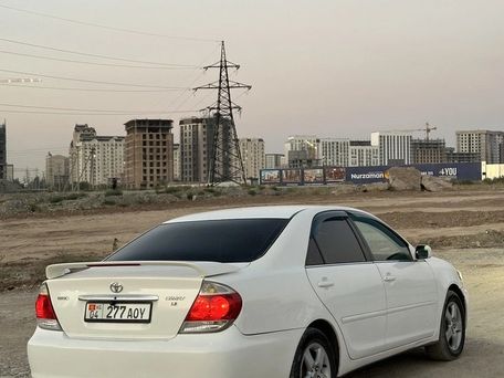 Toyota Camry, 2004