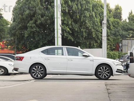 Skoda Superb, 2026 — 照片 9