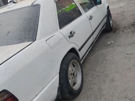 Mercedes-Benz W124, 1989 — 照片 1