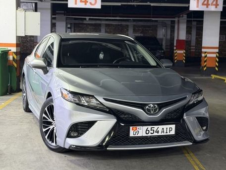 Toyota Camry, 2020 — фото 1
