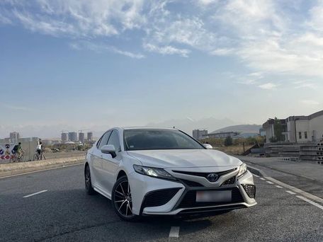Toyota Camry, 2023 — photo 2